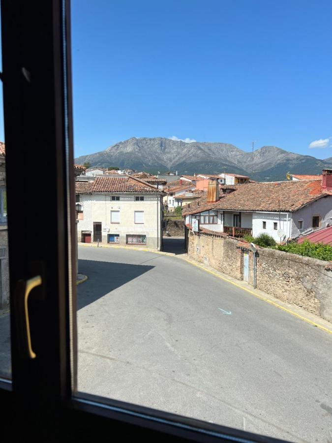Hostal Villa El Colmenar Mombeltrán Exterior foto